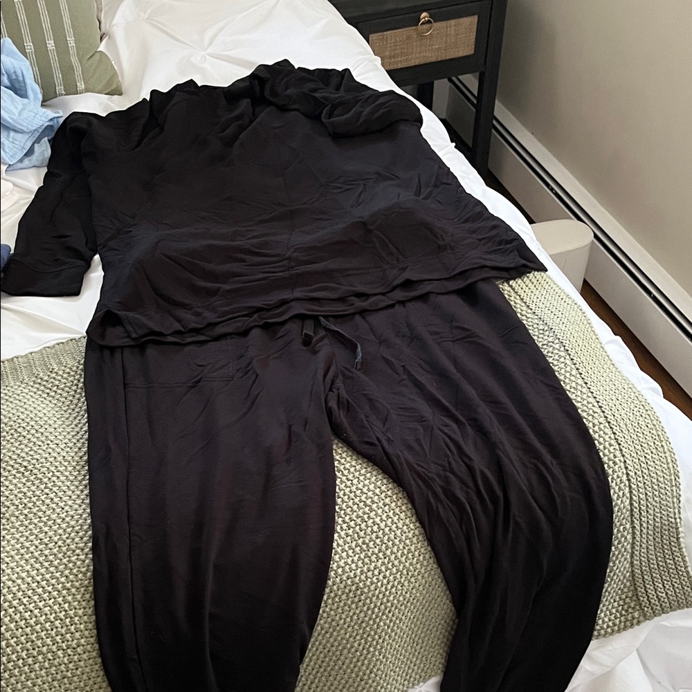 Lou & Grey Charcoal Lounge Pants